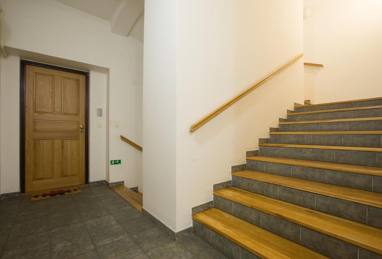 Elegant Apartment With Free Garage In The Center Of Praga Exterior foto